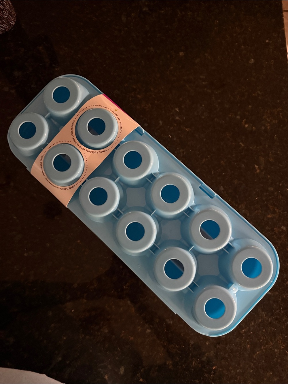Cupcake Carrier - Holds 12 with handle. New!! - Picture 4 of 6